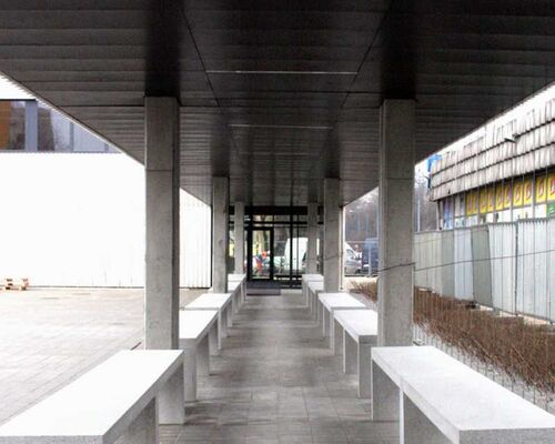 Klinika betonu mala architektura donice i lawki betonowe hala banacha realizacja 9 compressed